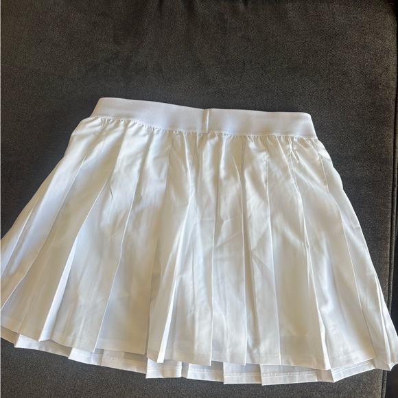 ALO Yoga Women's White Skater Skirt - Picture 2 of 2